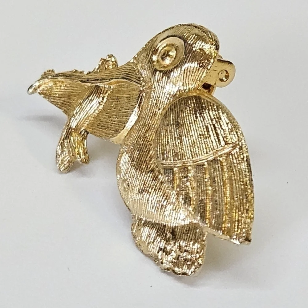 VINTAGE Glamour Signed MCM Gold-Tone Pelican & Fish Bird Pin Brooch Unique